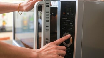 How Long Does It Take to Boil Water in the Microwave? Can You, Should You, How-to