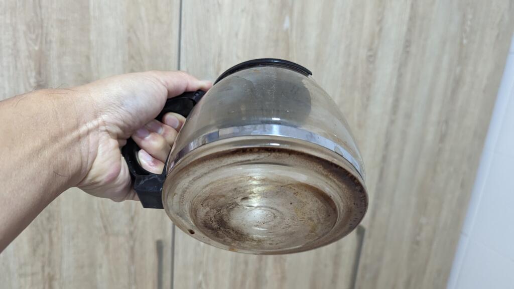 How to Clean a Glass Coffee Pot