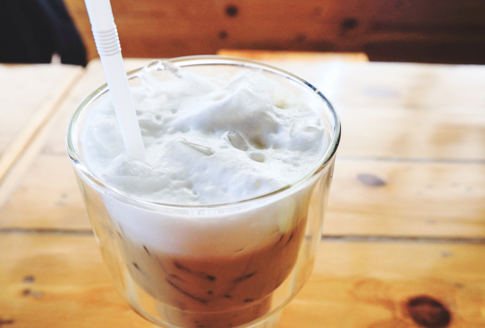 What is Frothed Milk? A Barista’s Guide to Fluffy, Foamy Goodness!