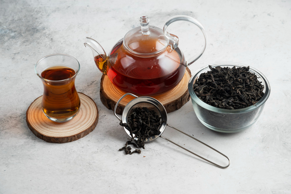 Black Tea vs Coffee Showdown: Caffeine, Health Benefits, and Your Perfect Brew